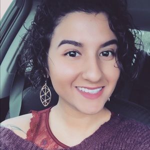 Meet your Posher, Venessa